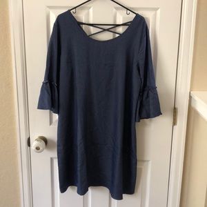 ⭐️⭐️LAST CHANCE⭐️⭐️ Blue bell sleeve dress
